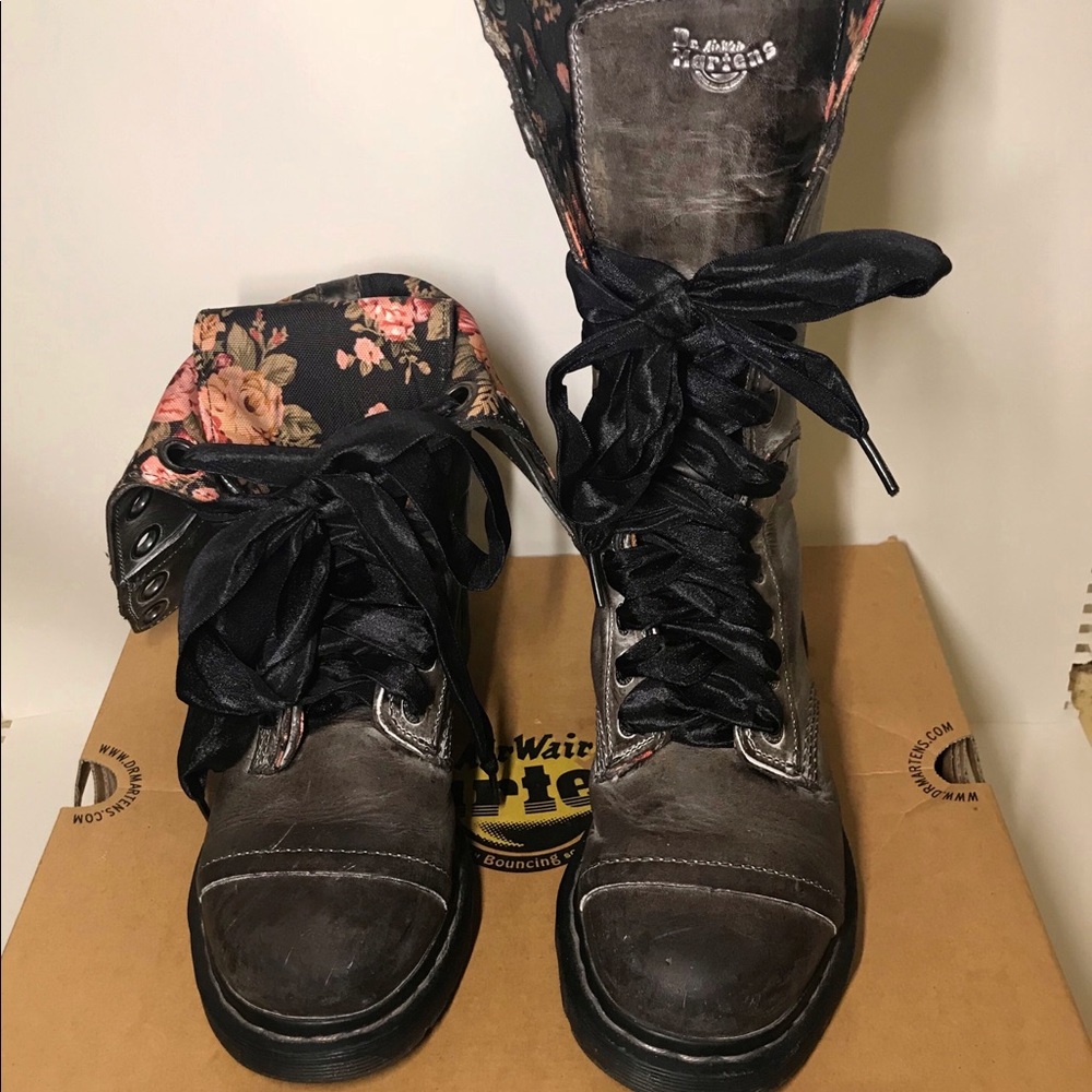 Dr. Martens Triumph 1914 Black Lace up Boots